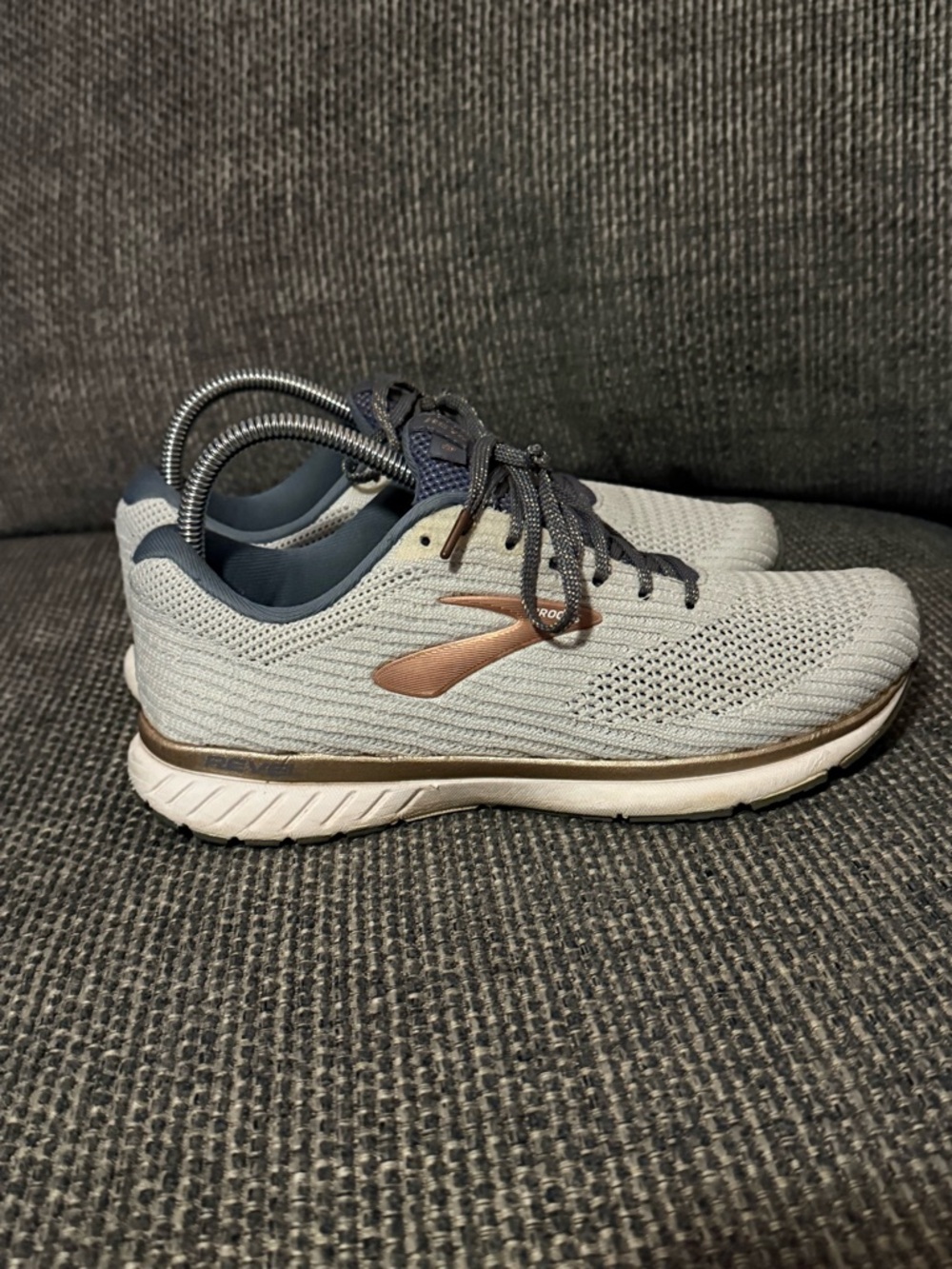 Brooks Revel Shoes Women’s size 9 - Picture 3 of 7
